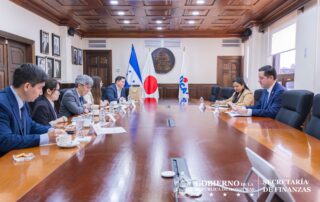 Autoridades de Finanzas reciben visita de Representante de JICA