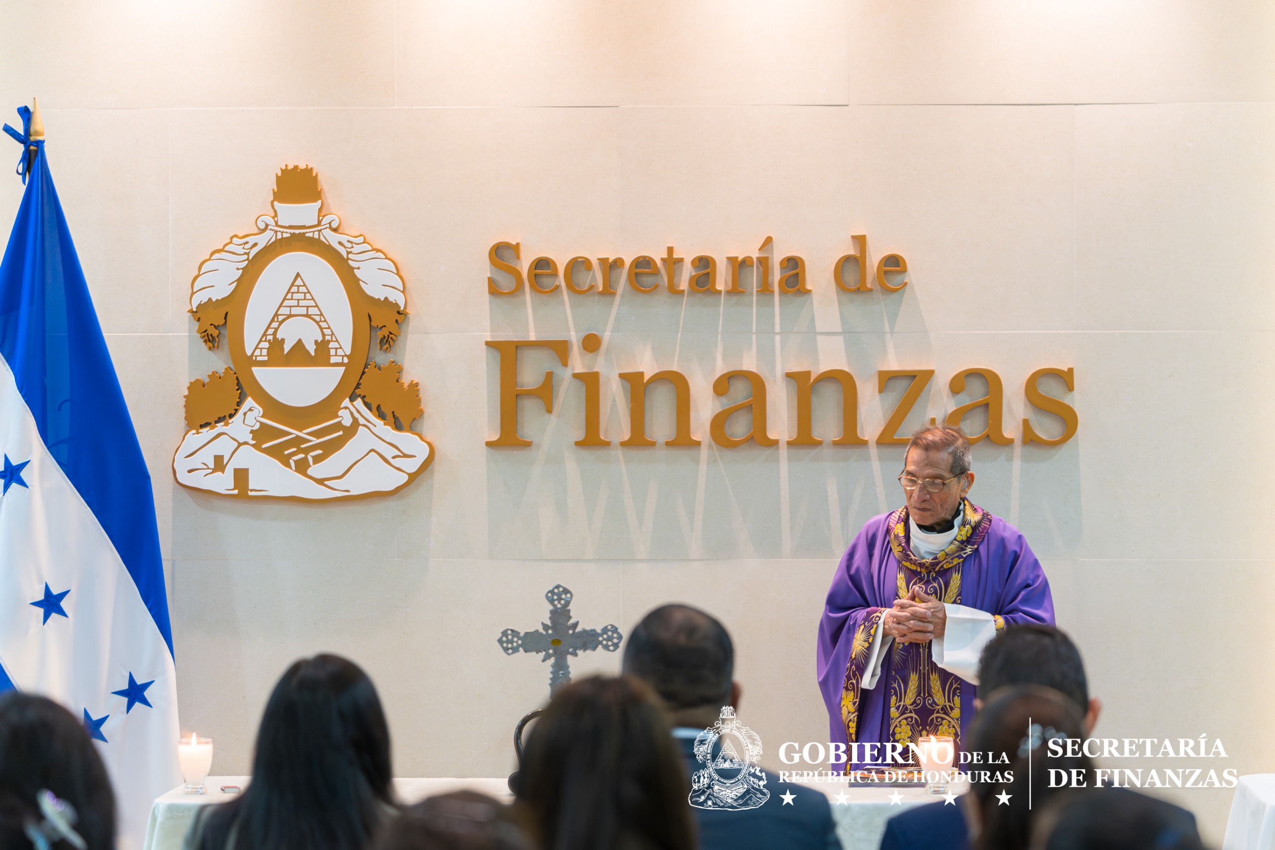 Secretaría de Finanzas recibe la Cuaresma con la Santa Misa del Miércoles de Ceniza