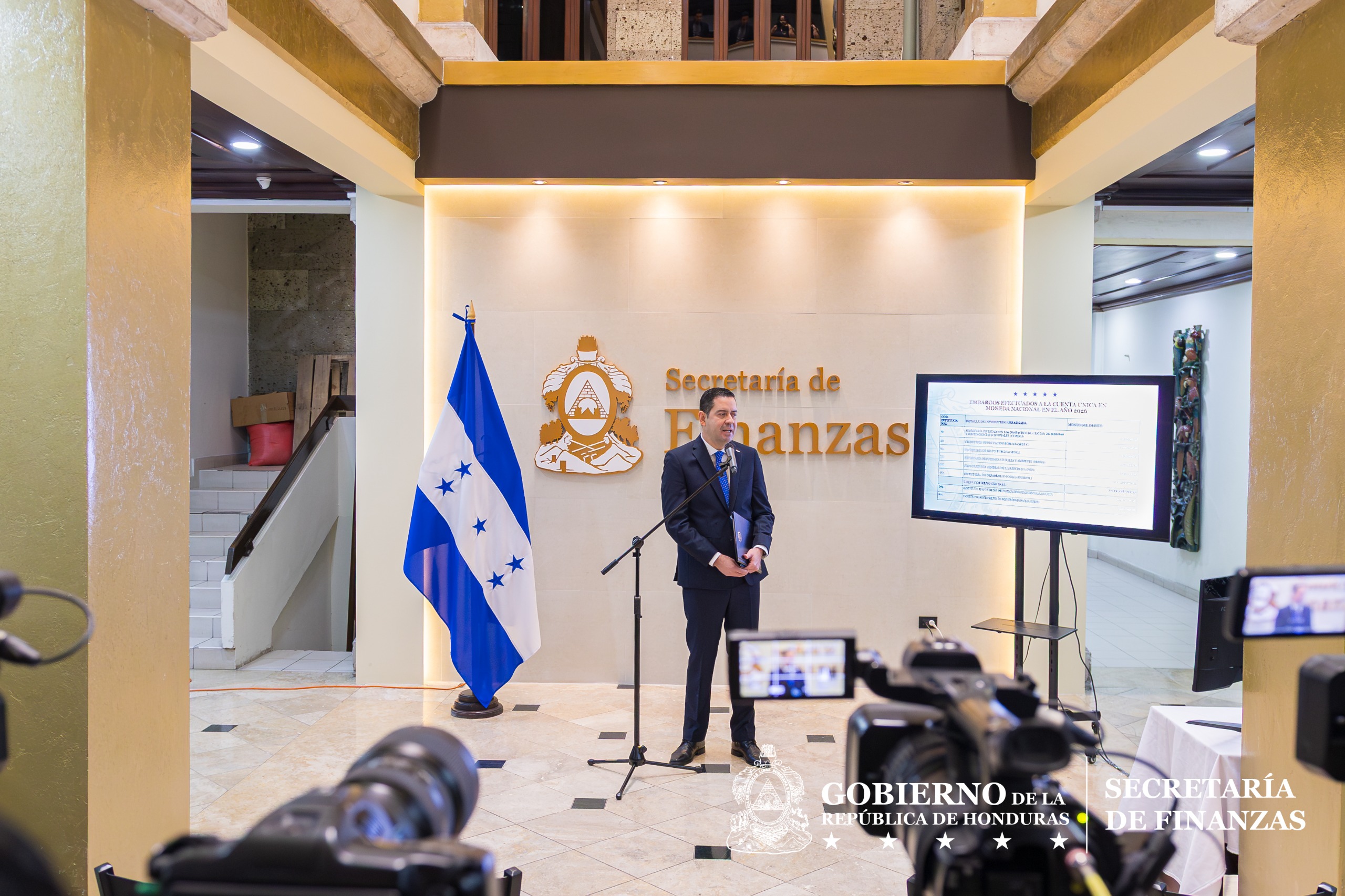 Secretario de Finanzas detalla el fuerte impacto que provocan las demandas en el Tesoro Nacional