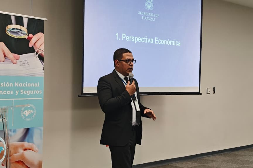 SEFIN presenta el plan de financiamiento 2026