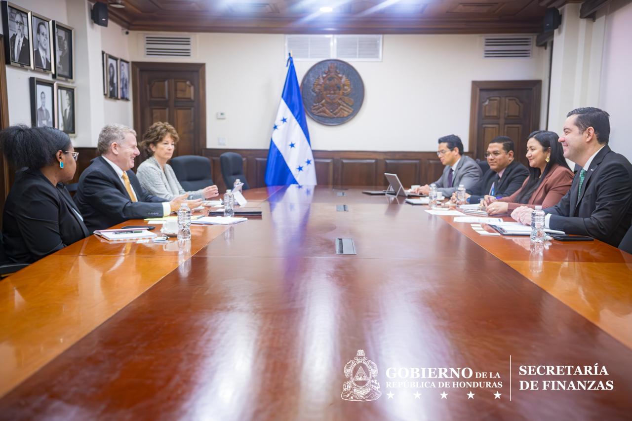 Misión de Evaluación de la OTA visita a SEFIN para el desarrollo de los ejes estratégicos