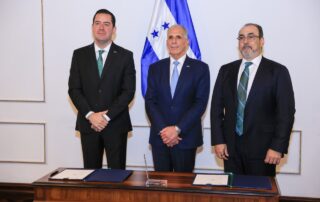 Asfura y CAF  se reúnen para definir prioridades y fortalecer cooperación