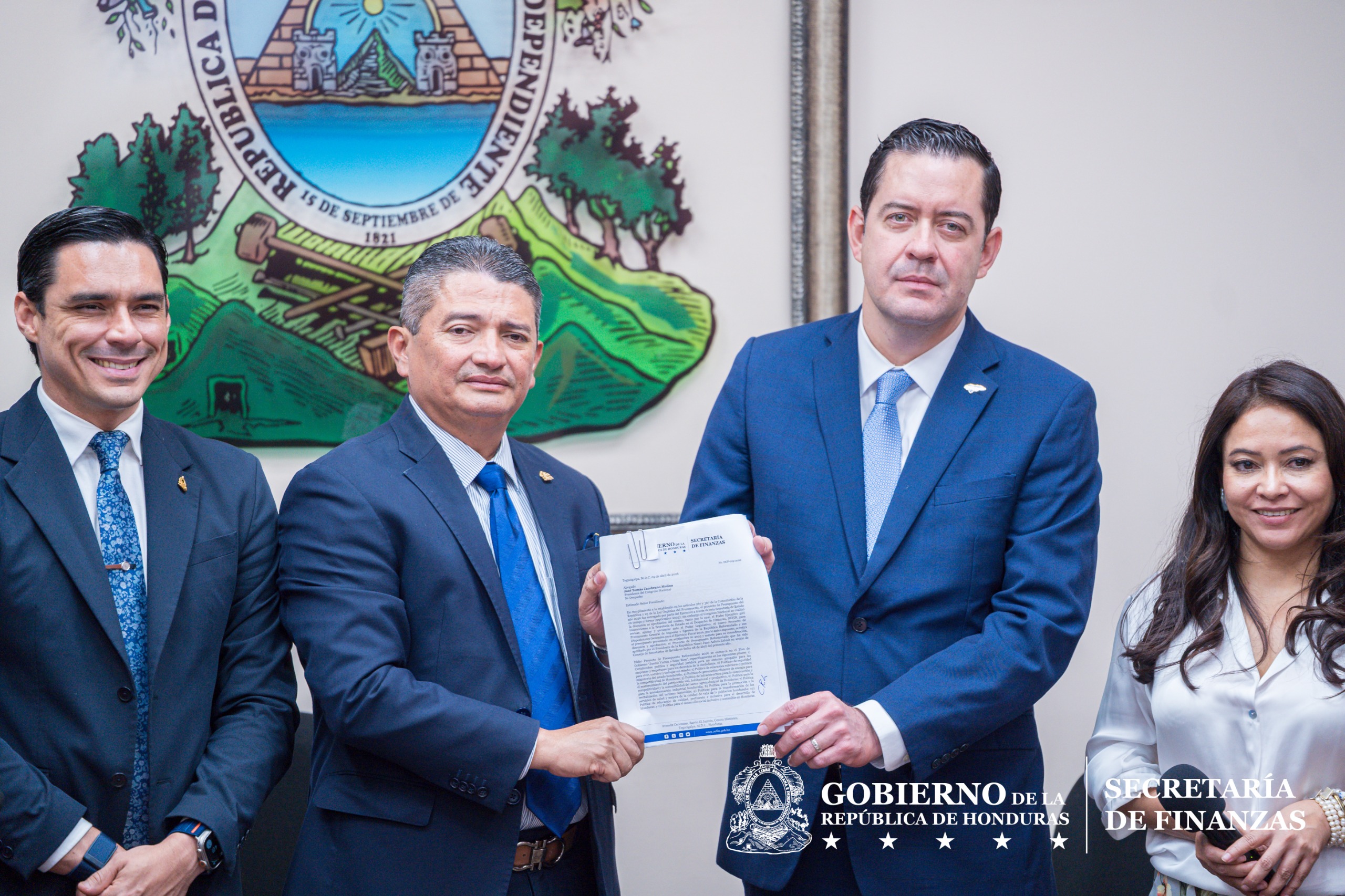 Secretario de Finanzas entrega al Congreso Nacional Proyecto de Presupuesto Reformulado 2026