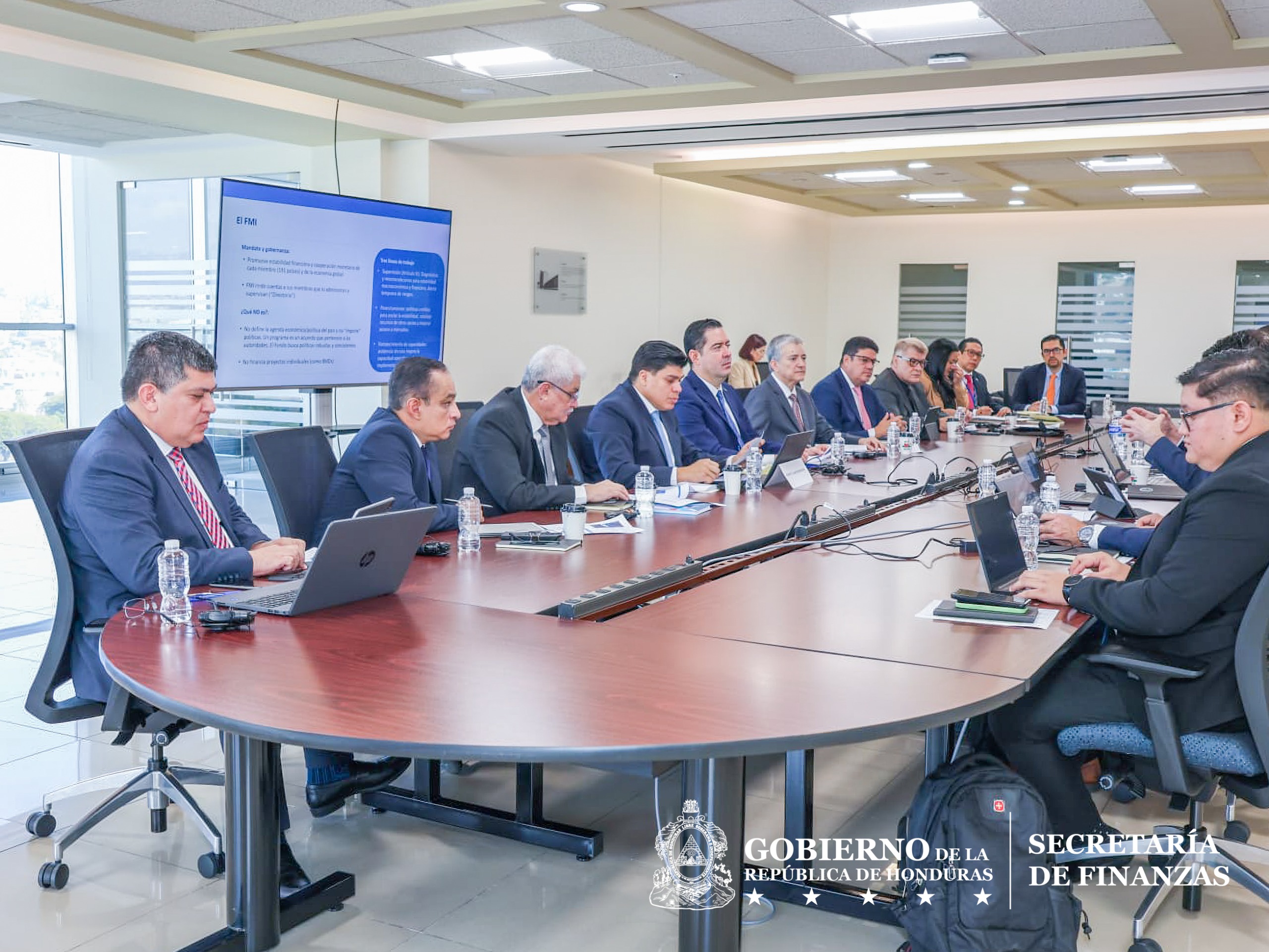 Secretario Emilio Hernández: “Vamos a resucitar el programa del FMI”