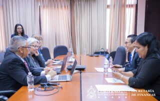 Misión de la OTA del Departamento del Tesoro de EE.UU. se reúne con autoridades de la SEFIN