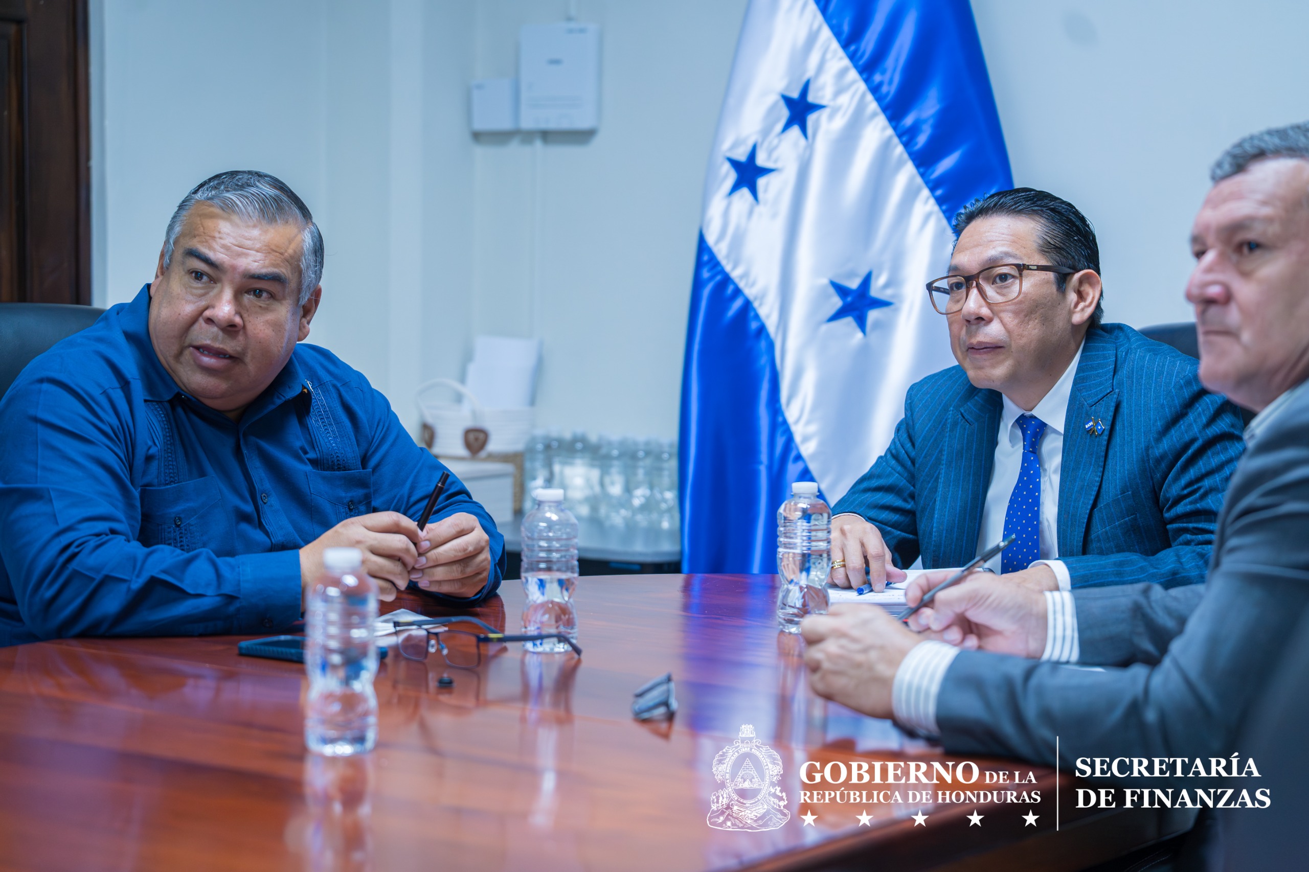 La SEFIN y AMHON socializan disposiciones del Presupuesto y transferencias 2026