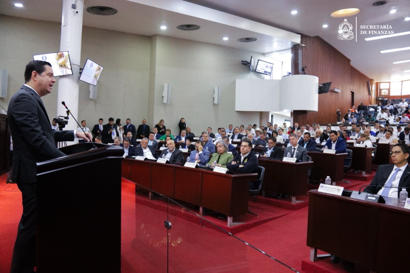 Ministro de Finanzas: “Estamos atentos y alertas para atender a los municipios afectador por la sequía”